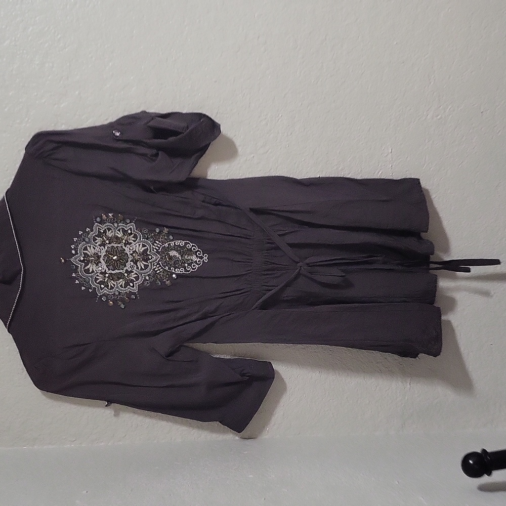 Clothes - Picture 2 of 3